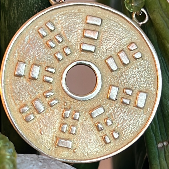 18 karat gold and peridot necklace - Picture 3 of 12